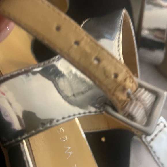 Nine West Silver platform heel. New without box - Picture 9 of 9